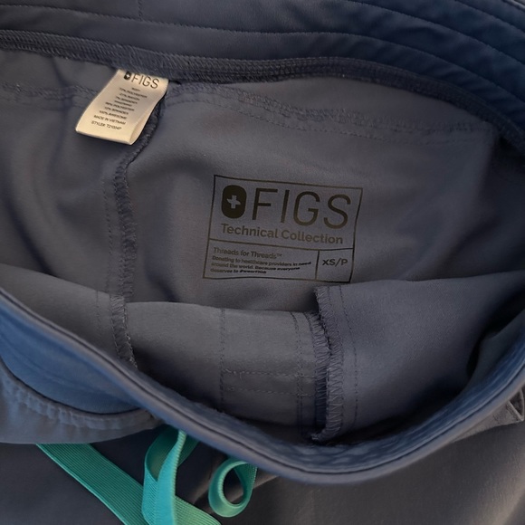 Figs XS petite Kade cargo scrub pants. - Picture 3 of 3